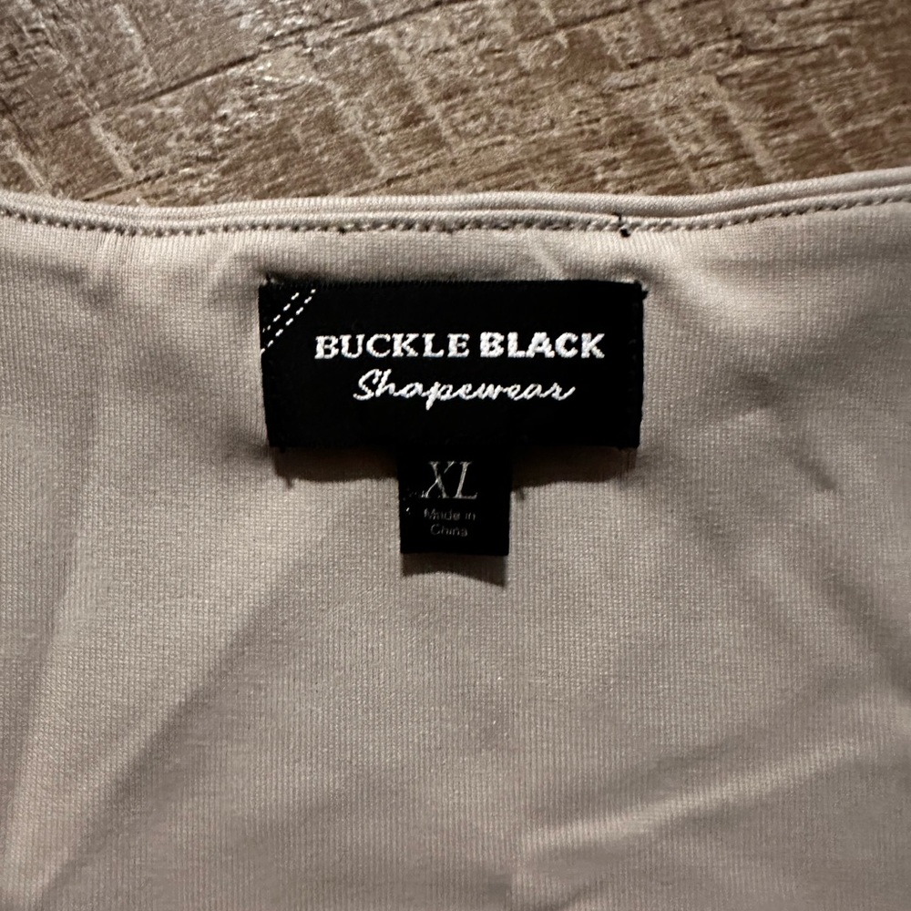 Buckle Tank Top - Picture 6 of 6